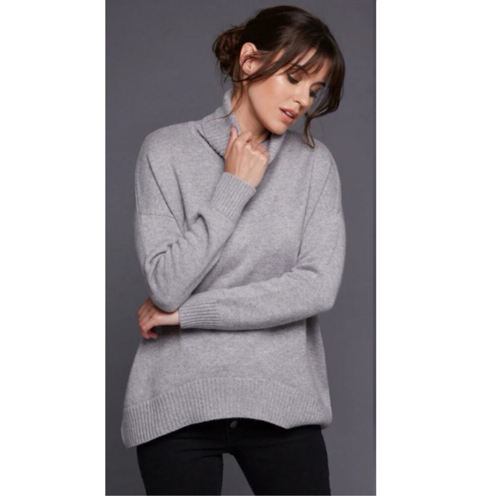 Pine Cashmere Kate Turtleneck sweater Grey Quiet luxury minimalist chic Sz Small